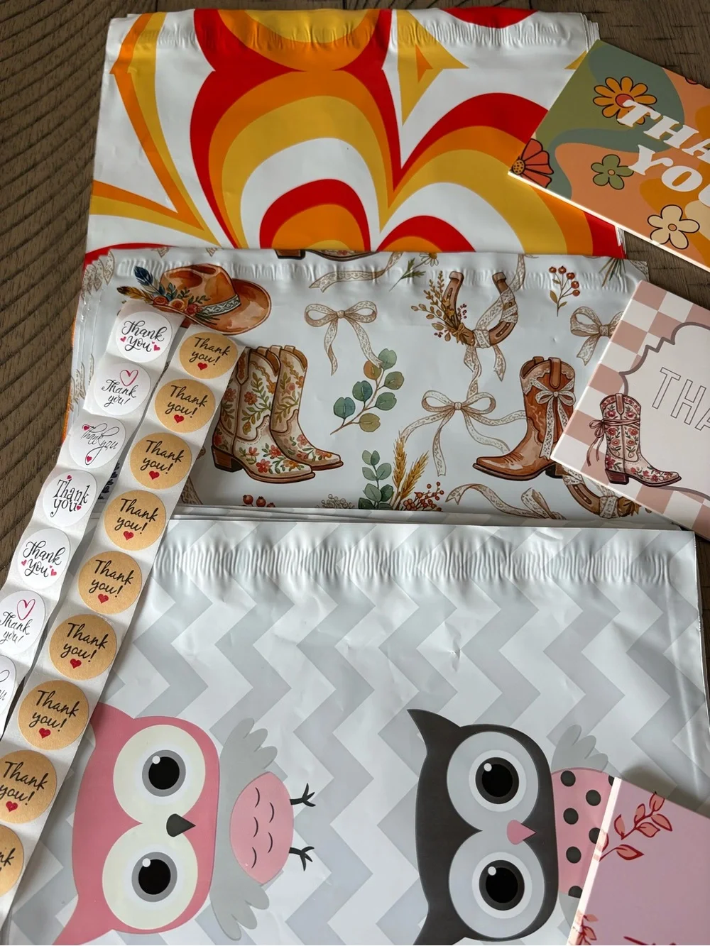 Poly mailer shipping bags